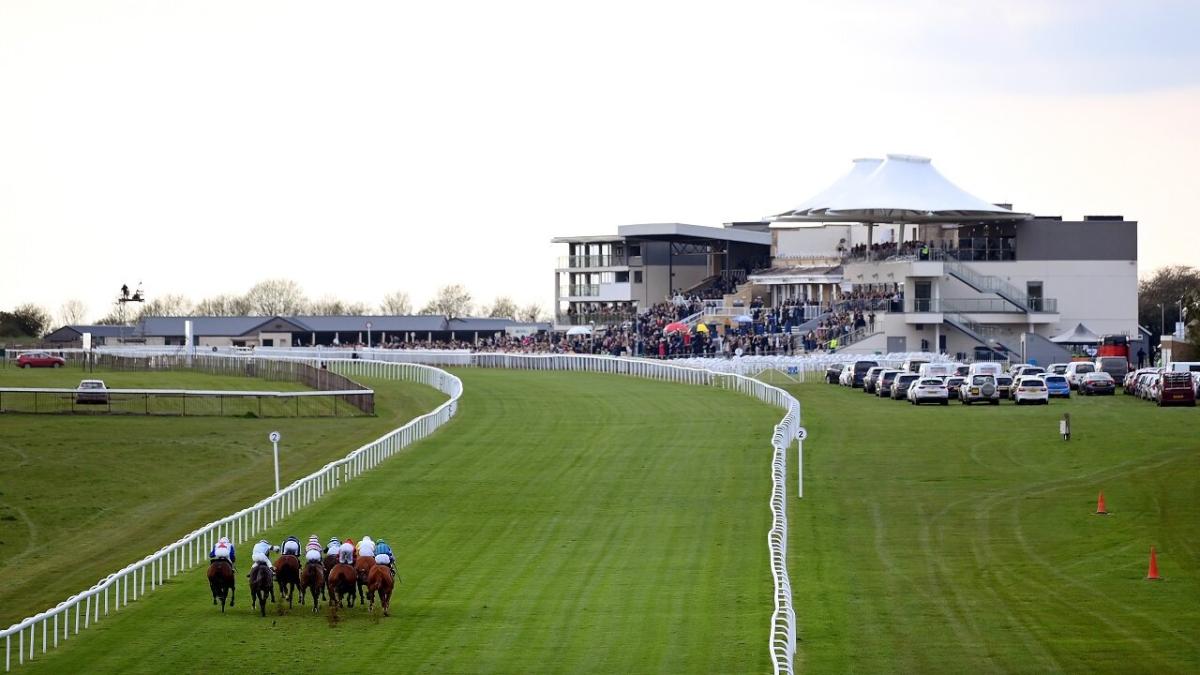 Horse racing at Bath